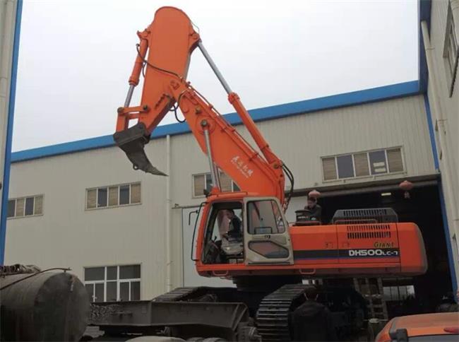 挖掘機(jī)巖石臂，挖掘機(jī)巖石臂廠家，挖掘機(jī)改裝巖石臂