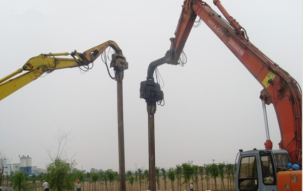 挖掘機(jī)打樁臂、打樁臂、打樁錘、挖掘機(jī)打樁臂廠家